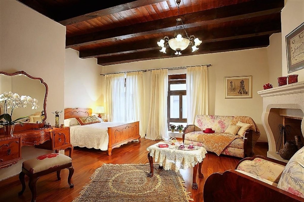 luxusni-renovovane-kamenne-sidlo-s-vyhledy-na-more-kreta-recko