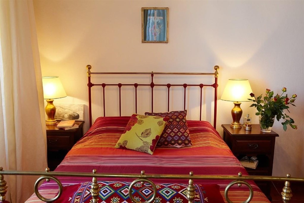 luxusni-renovovane-kamenne-sidlo-s-vyhledy-na-more-kreta-recko