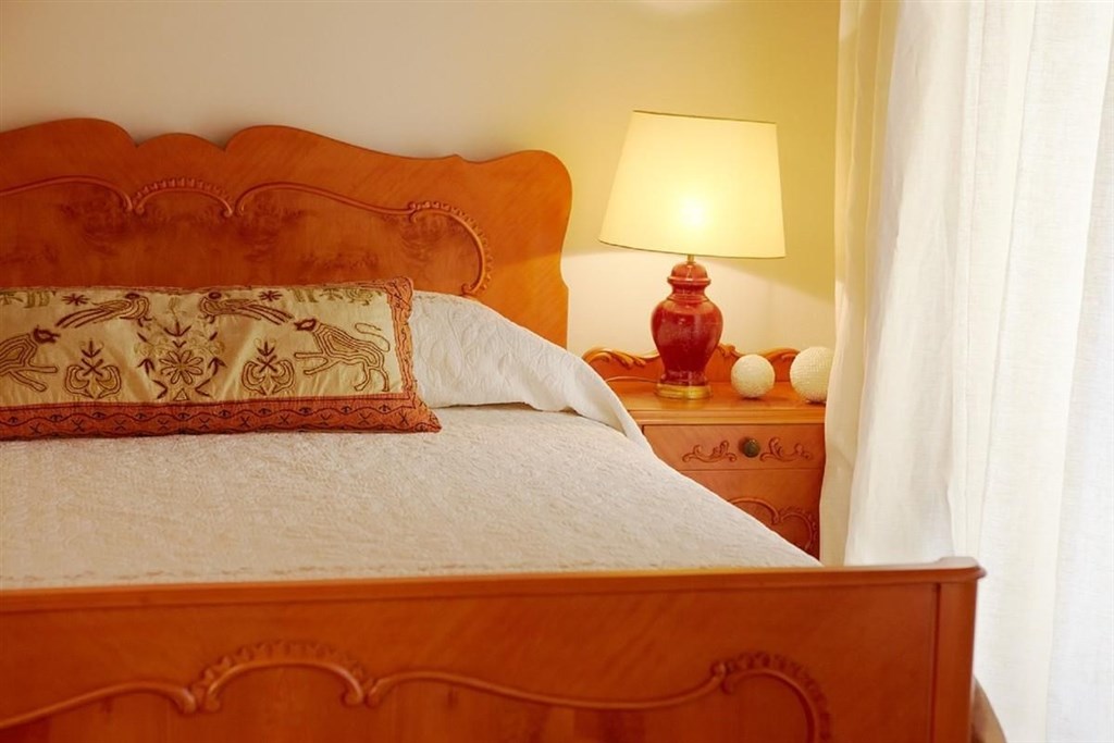 luxusni-renovovane-kamenne-sidlo-s-vyhledy-na-more-kreta-recko