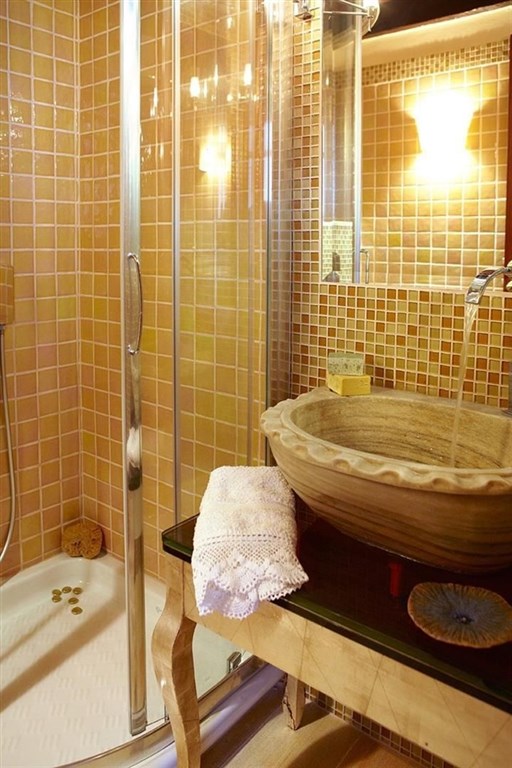 luxusni-renovovane-kamenne-sidlo-s-vyhledy-na-more-kreta-recko