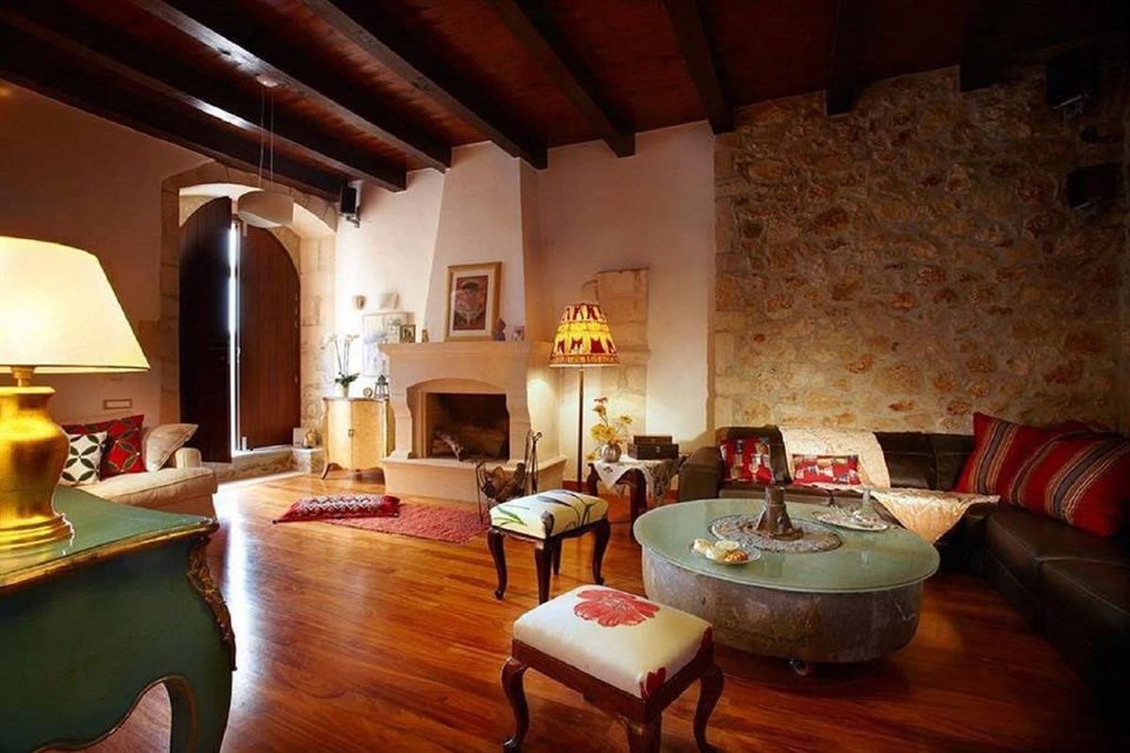 luxusni-renovovane-kamenne-sidlo-s-vyhledy-na-more-kreta-recko