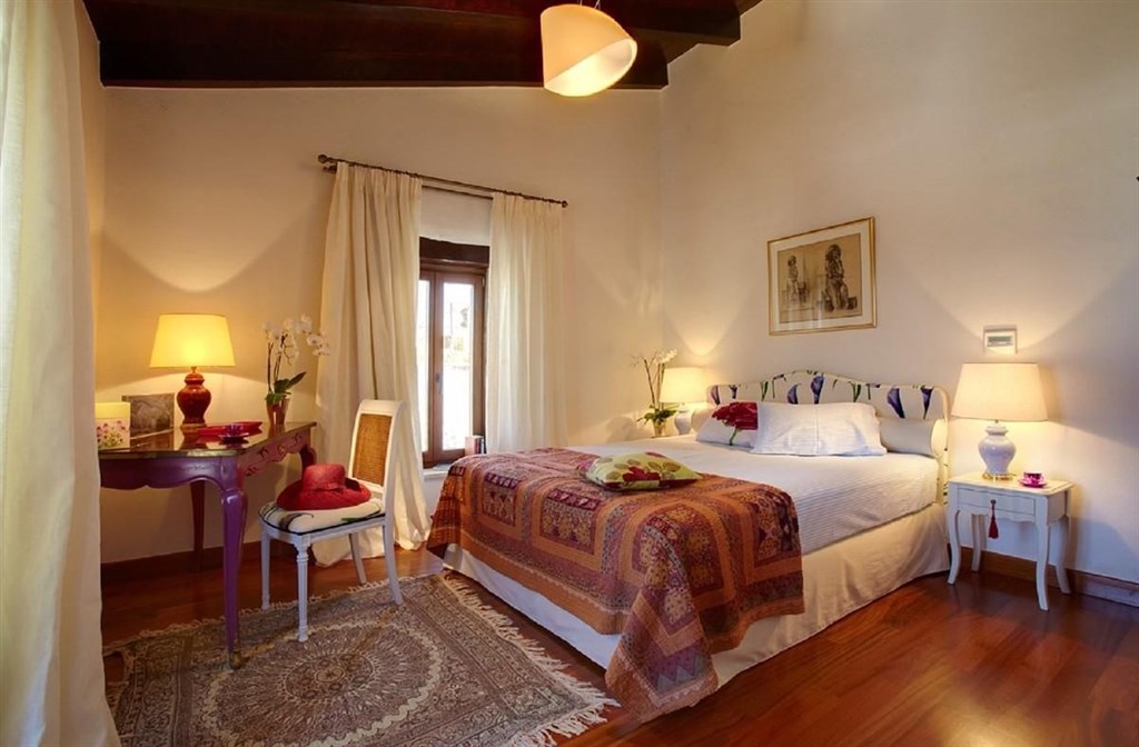 luxusni-renovovane-kamenne-sidlo-s-vyhledy-na-more-kreta-recko