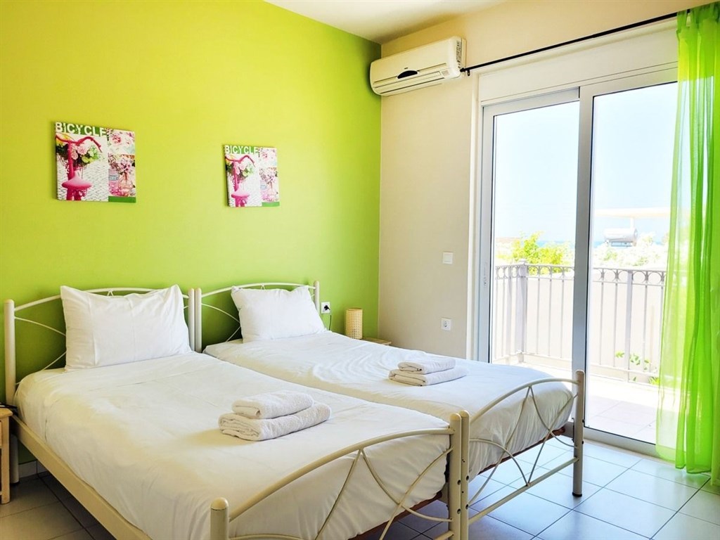 na-prodej-atraktivni-apartman-blizko-more-a-plaze-kreta-recko