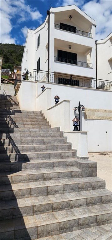 na-prodej-novy-apartman-s-vyhledem-na-more-bijela-cerna-hora