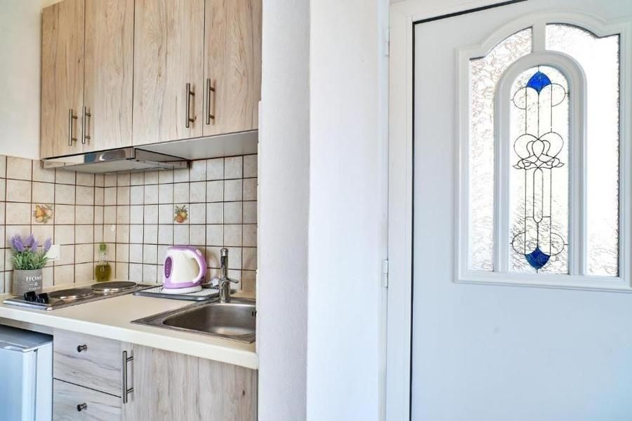 na-prodej-krasny-hotel-jen-100-m-od-plaze-kreta-recko