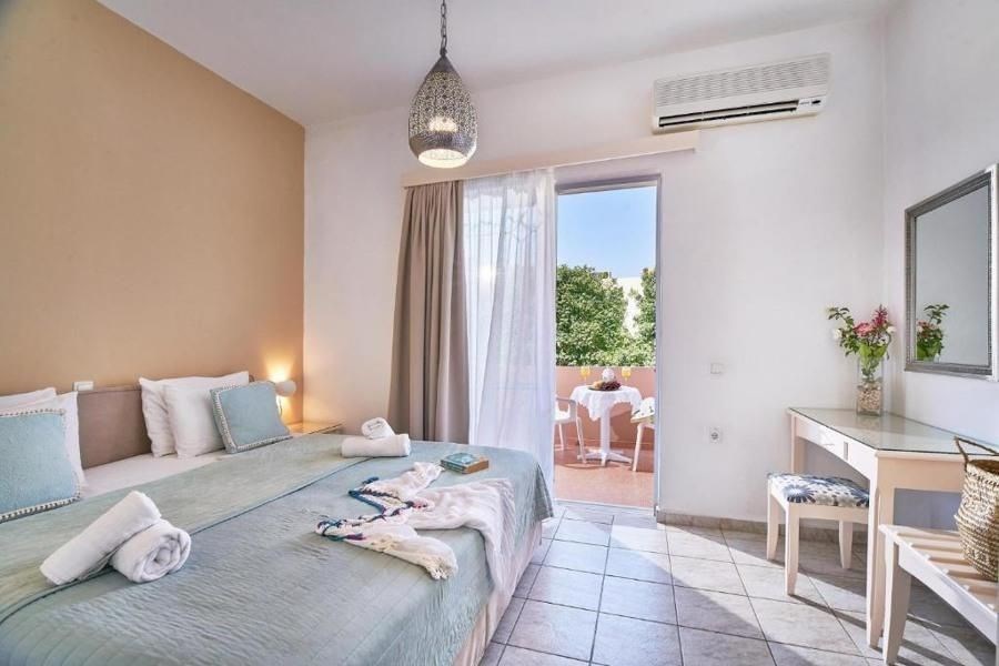 na-prodej-krasny-hotel-jen-100-m-od-plaze-kreta-recko