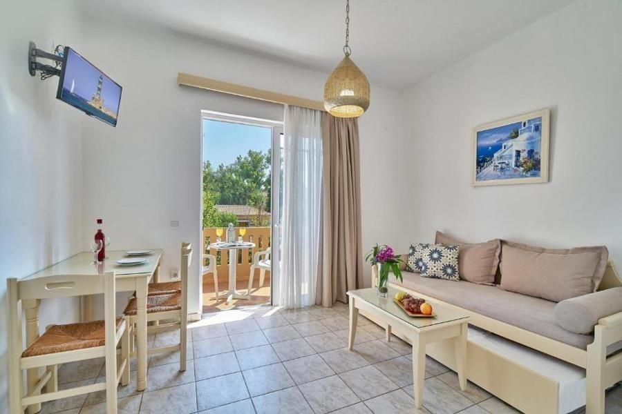 na-prodej-krasny-hotel-jen-100-m-od-plaze-kreta-recko