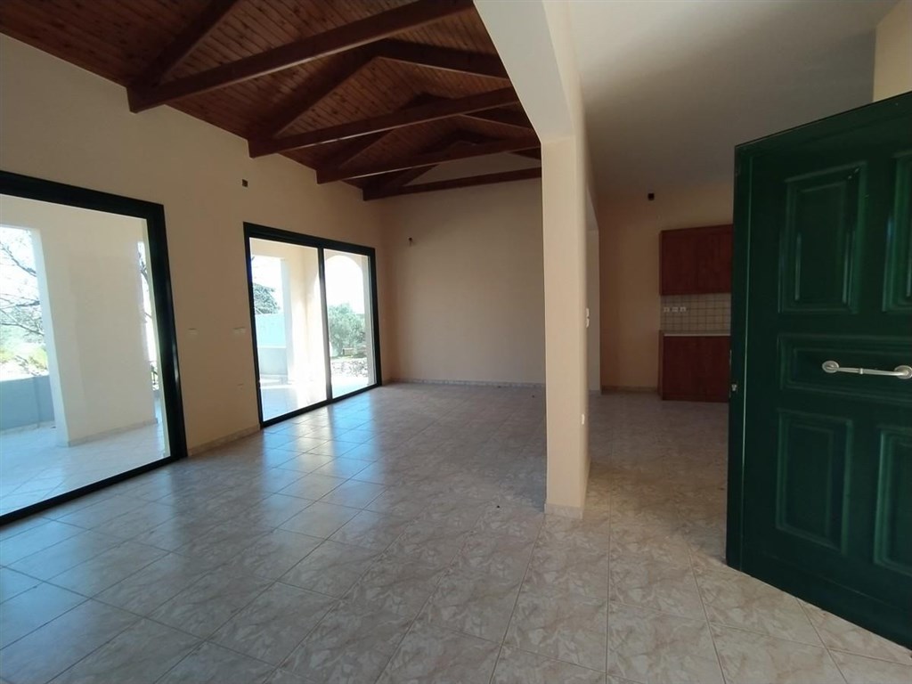 na-prodej-dum-se-zahradou-a-vyhledem-na-more-kreta-recko