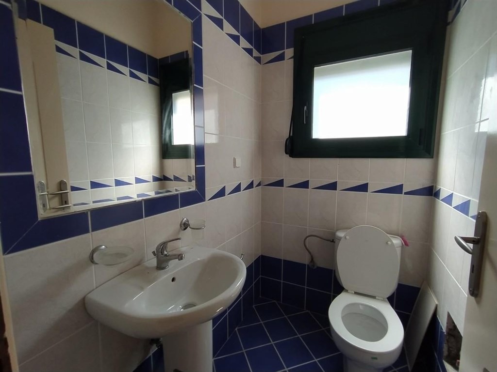 na-prodej-dum-se-zahradou-a-vyhledem-na-more-kreta-recko