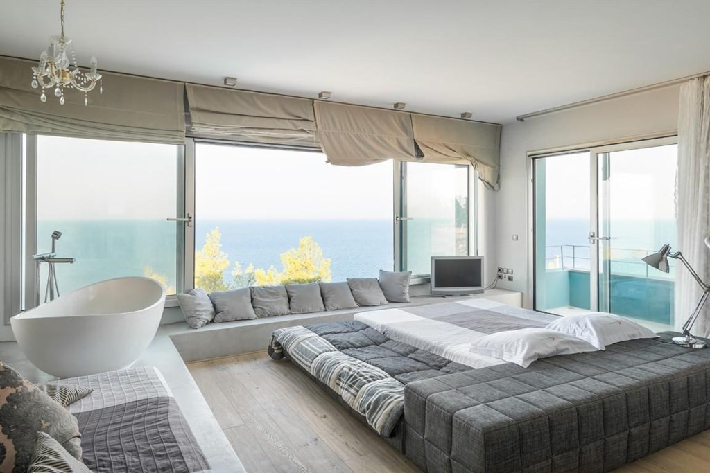 na-prodej-nadherna-luxusni-vila-kousek-od-more-chalkidiki-recko