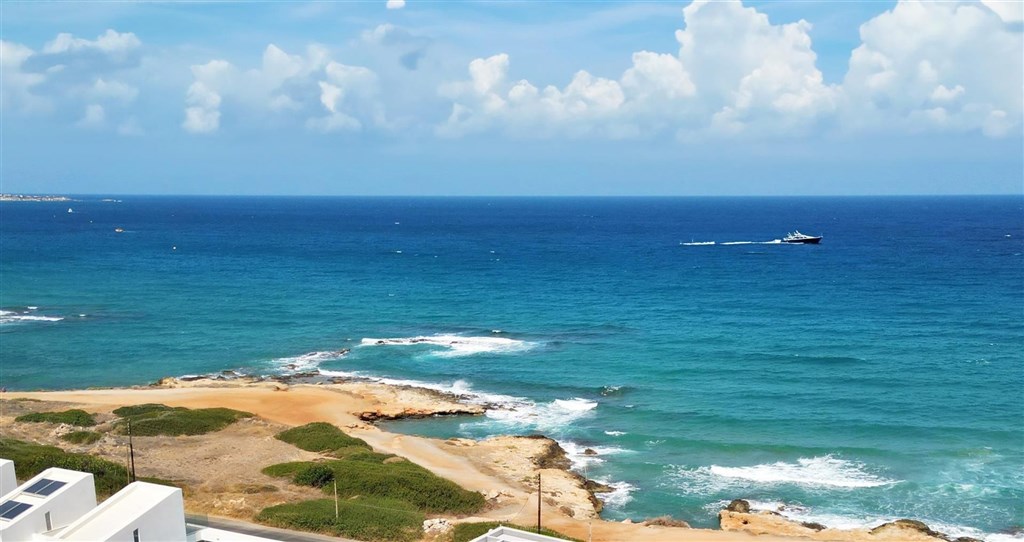 na-prodej-luxusni-vila-s-bazenem-blizko-more-kreta-recko