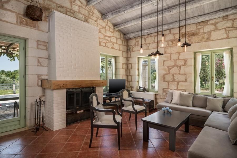 na-prodej-nadherna-kamenna-vila-v-tradicnim-stylu-kreta-recko