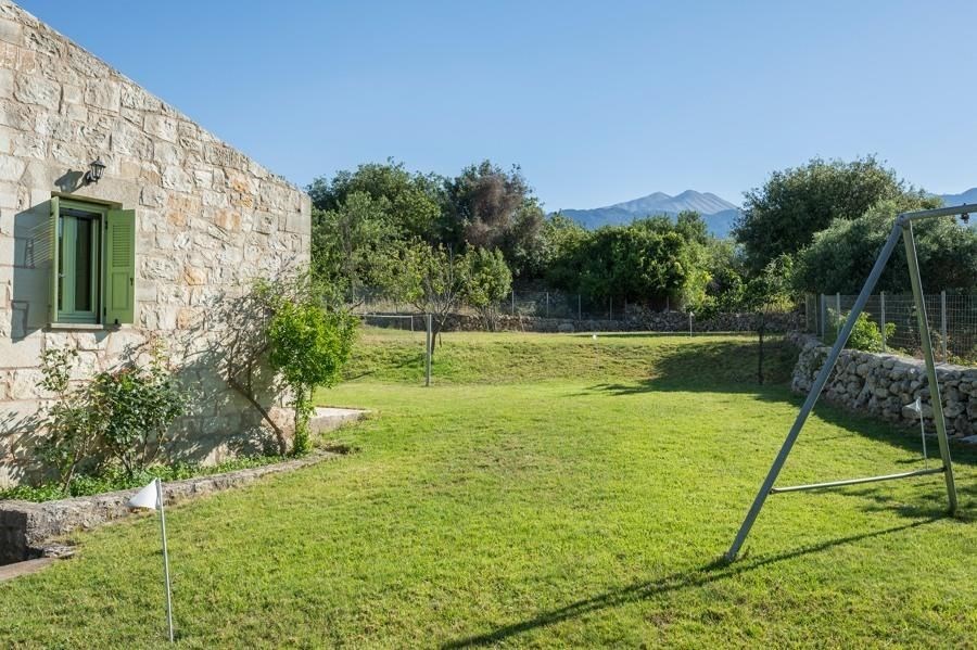 na-prodej-nadherna-kamenna-vila-v-tradicnim-stylu-kreta-recko