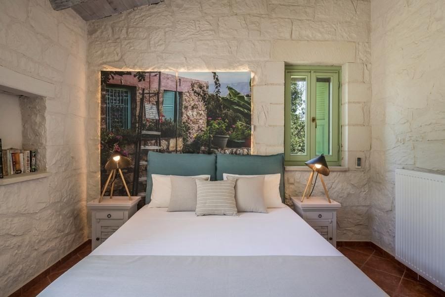 na-prodej-nadherna-kamenna-vila-v-tradicnim-stylu-kreta-recko