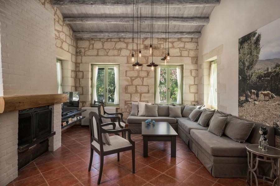na-prodej-nadherna-kamenna-vila-v-tradicnim-stylu-kreta-recko
