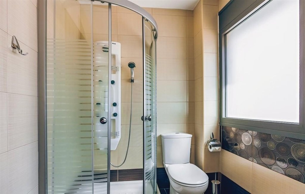 na-prodej-luxusni-vila-s-bazenem-a-vyhledem-na-more-kreta-recko