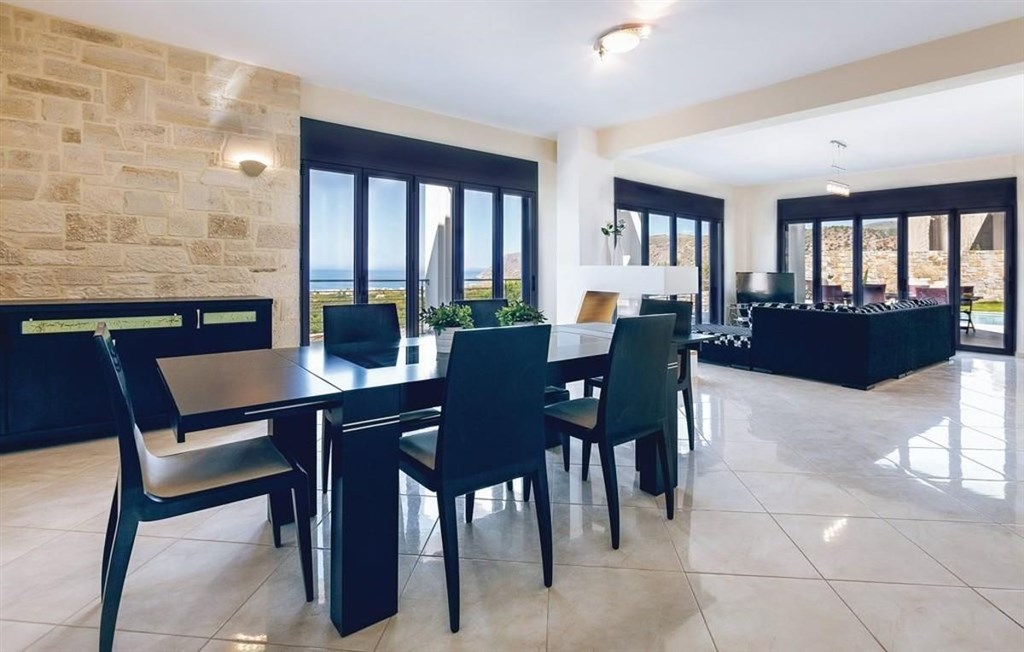 na-prodej-luxusni-vila-s-bazenem-a-vyhledem-na-more-kreta-recko