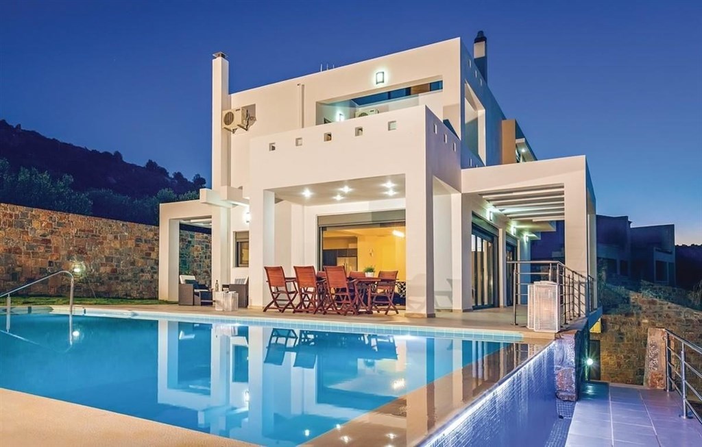na-prodej-luxusni-vila-s-bazenem-a-vyhledem-na-more-kreta-recko