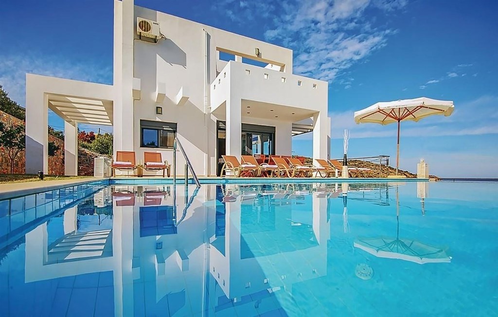 na-prodej-luxusni-vila-s-bazenem-a-vyhledem-na-more-kreta-recko
