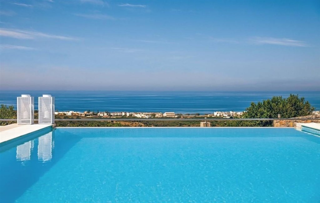 na-prodej-luxusni-vila-s-bazenem-a-vyhledem-na-more-kreta-recko
