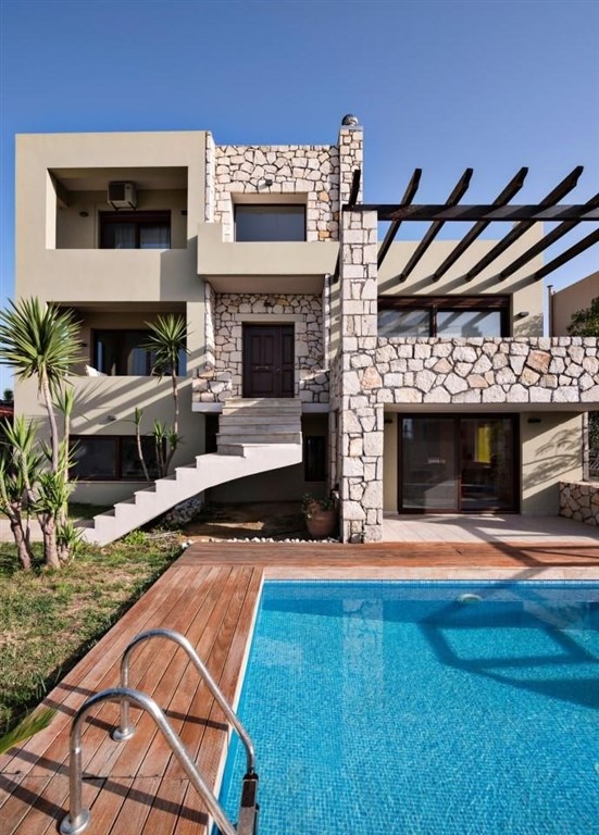 designova-vila-s-bazenem-a-sirym-vyhledem-na-more-kreta-recko