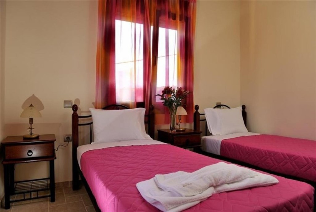pekna-a-utulna-vila-s-bazenem-kreta-recko