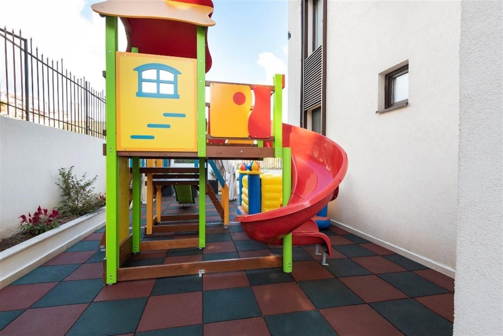 velky-moderni-apartman-v-1-rade-u-more-primorsko-bulharsko