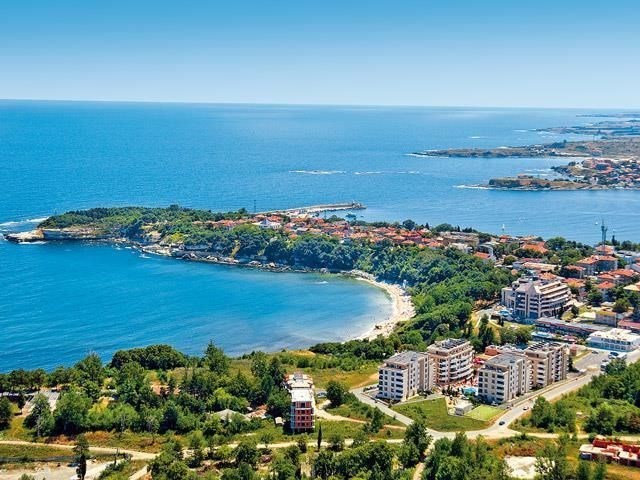 na-prodej-prostorny-apartman-v-komplexu-hermes-club-hotel-and-apartments-u-more-carevo-bulharsko