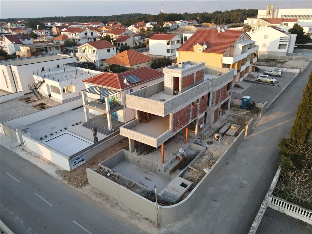 na-prodej-nova-dvoupodlazni-vila-s-bazenem-vrsi-chorvatsko