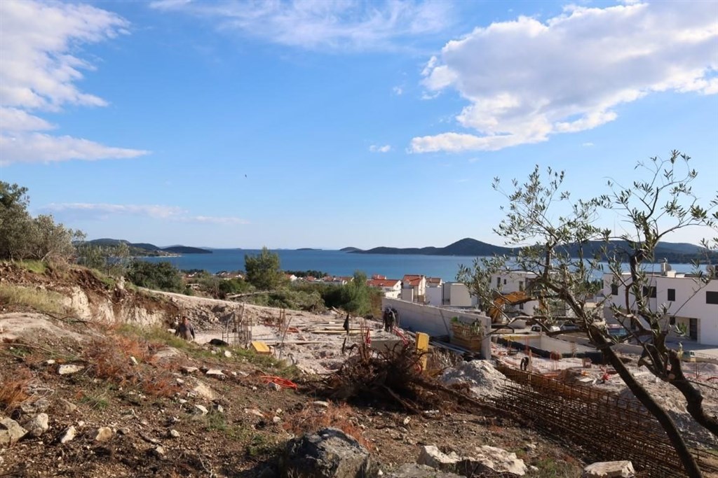 na-prodej-nova-vila-s-bazenem-a-vyhledem-na-more-vodice-chorvatsko