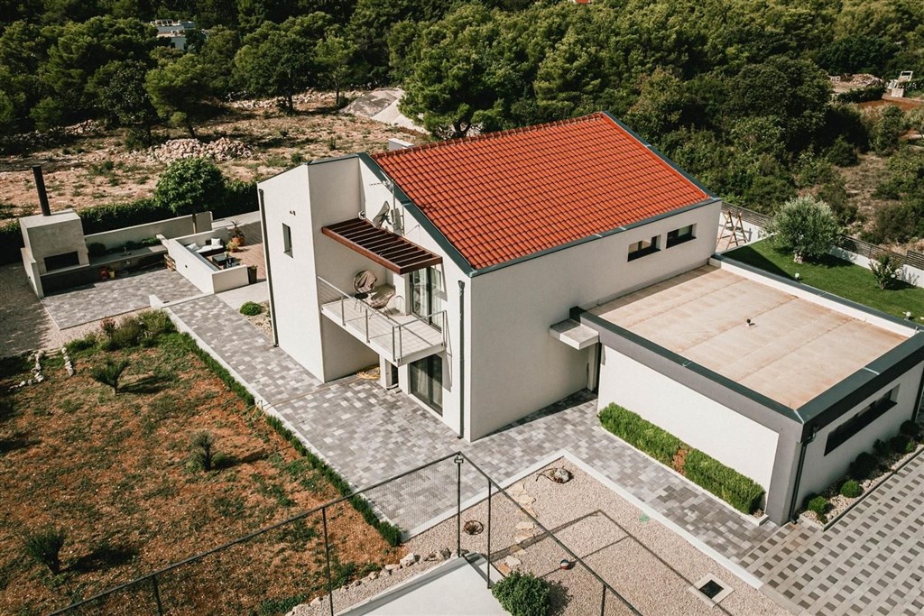 na-prodej-moderni-vila-s-bazenem-a-garazi-dubrava-chorvatsko