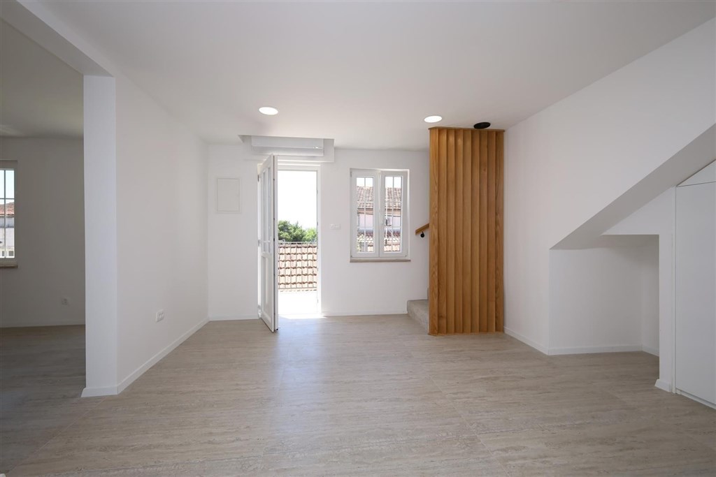 na-prodej-dvoupodlazni-apartman-pobliz-more-vodice-chorvatsko