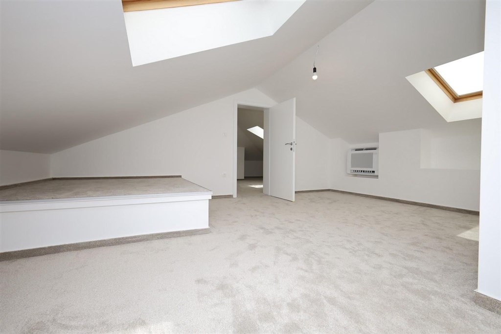 na-prodej-dvoupodlazni-apartman-pobliz-more-vodice-chorvatsko