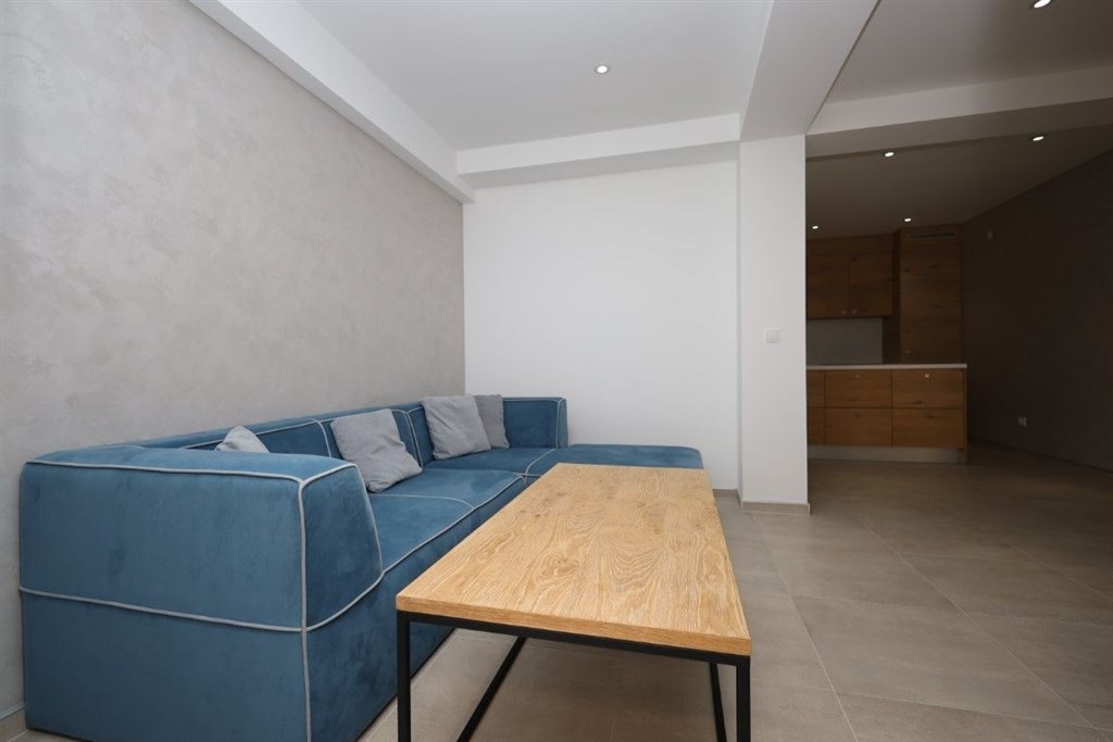 na-prodej-zrenovovany-apartman-s-2-loznicemi-vodice-chorvatsko