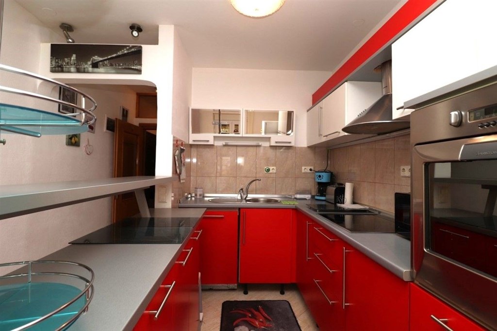 na-prodej-prizemni-apartman-s-dvorkem-sibenik-chorvatsko