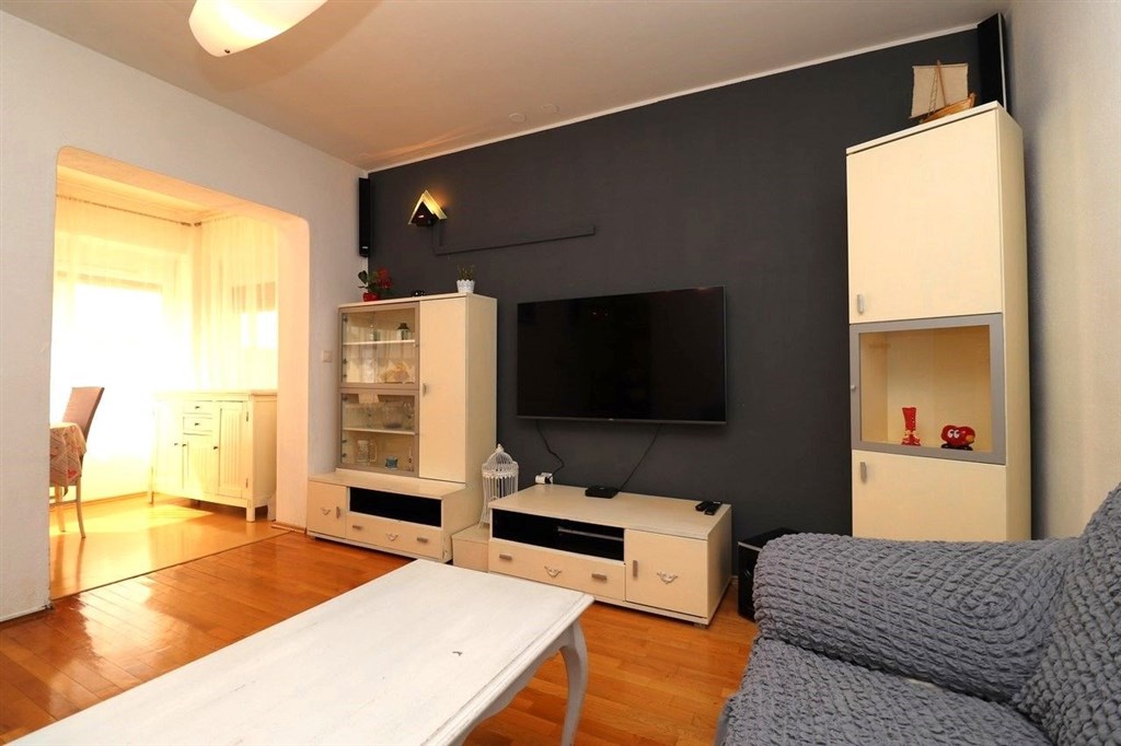 na-prodej-prizemni-apartman-s-dvorkem-sibenik-chorvatsko