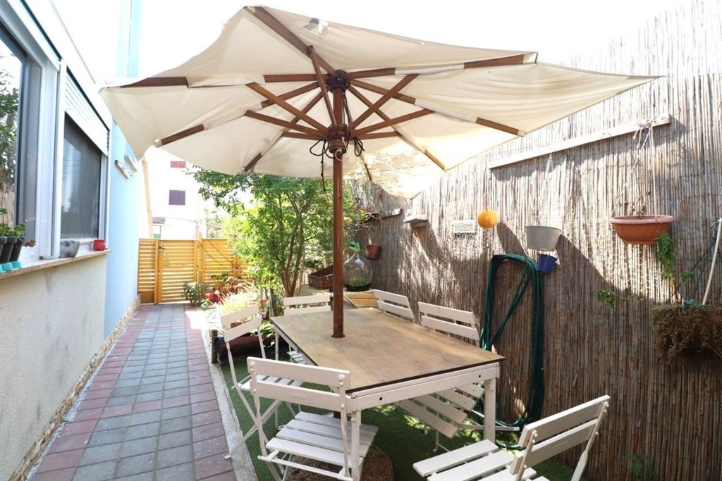 na-prodej-prizemni-apartman-s-dvorkem-sibenik-chorvatsko