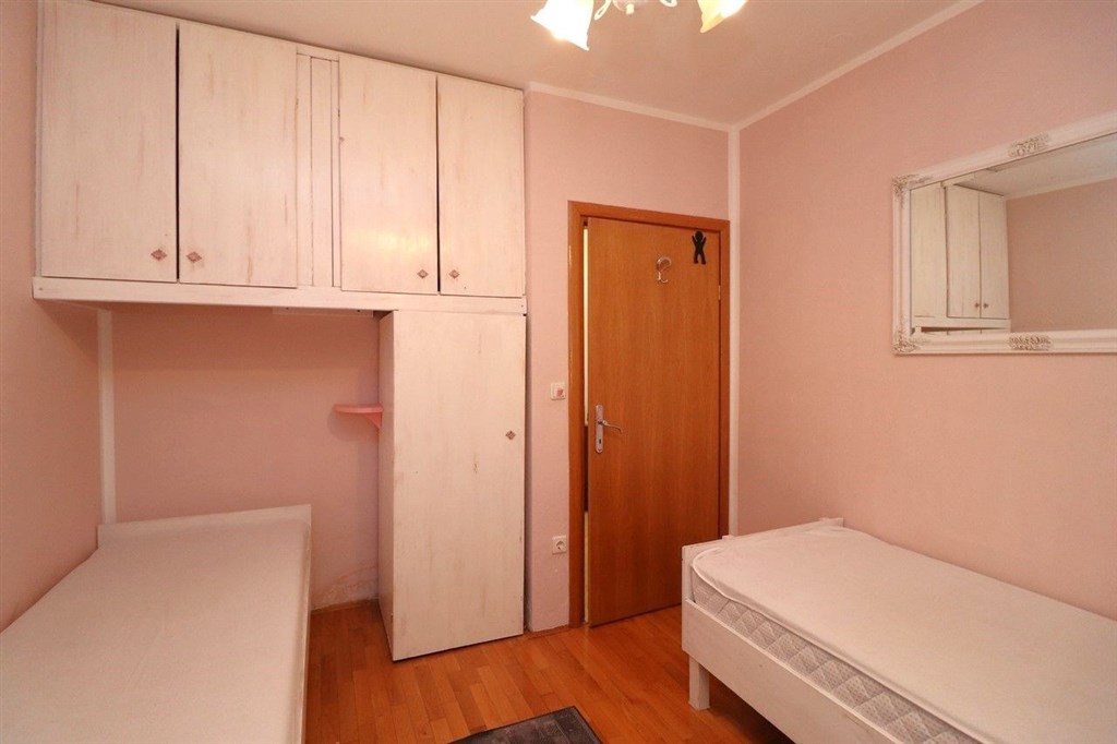 na-prodej-prizemni-apartman-s-dvorkem-sibenik-chorvatsko