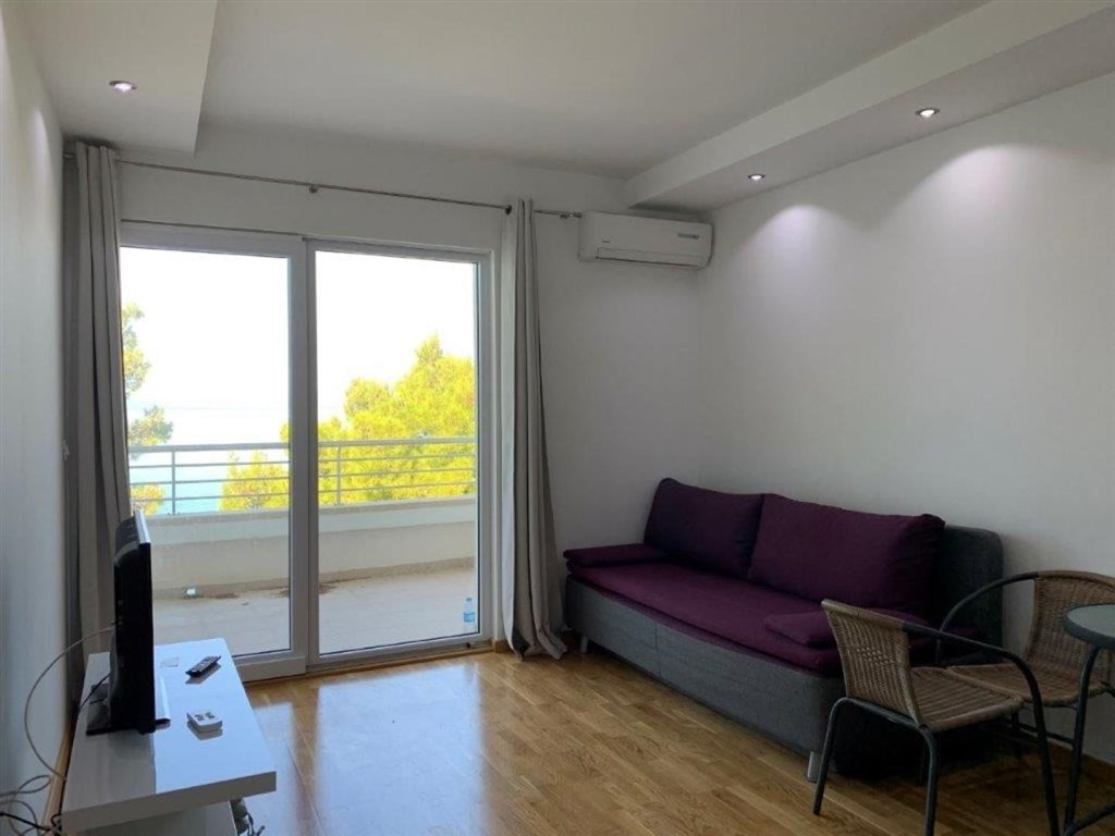 apartman-v-1-rade-u-more-na-skvelem-miste-tucepi-chorvatsko