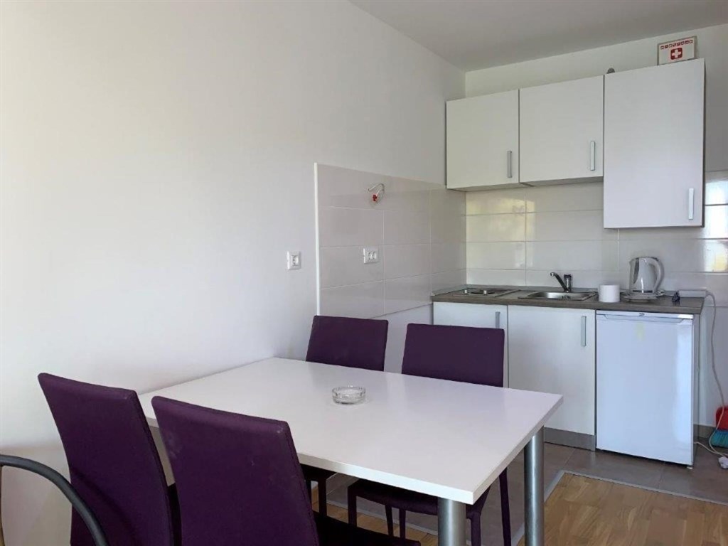 apartman-v-1-rade-u-more-na-skvelem-miste-tucepi-chorvatsko