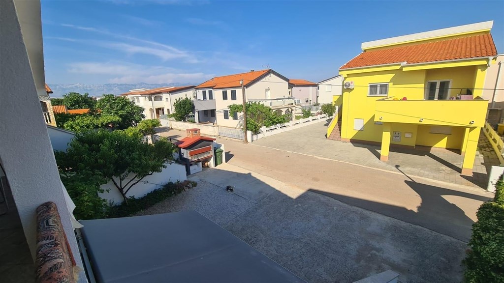 na-prodej-apartmanovy-dum-jen-170-m-od-more-vir-chorvatsko