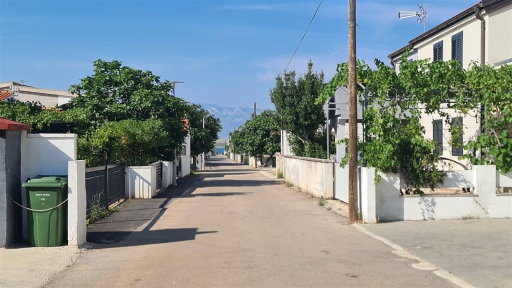 na-prodej-apartmanovy-dum-jen-170-m-od-more-vir-chorvatsko