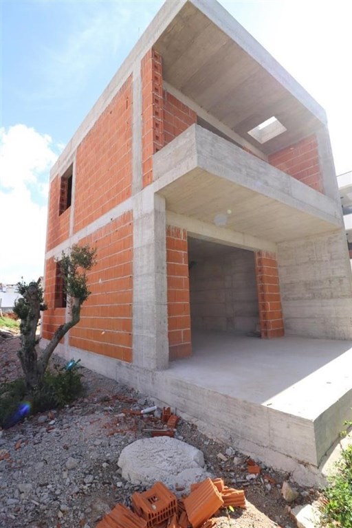 na-prodej-radovy-rodinny-dum-se-zahradou-vodice-chorvatsko