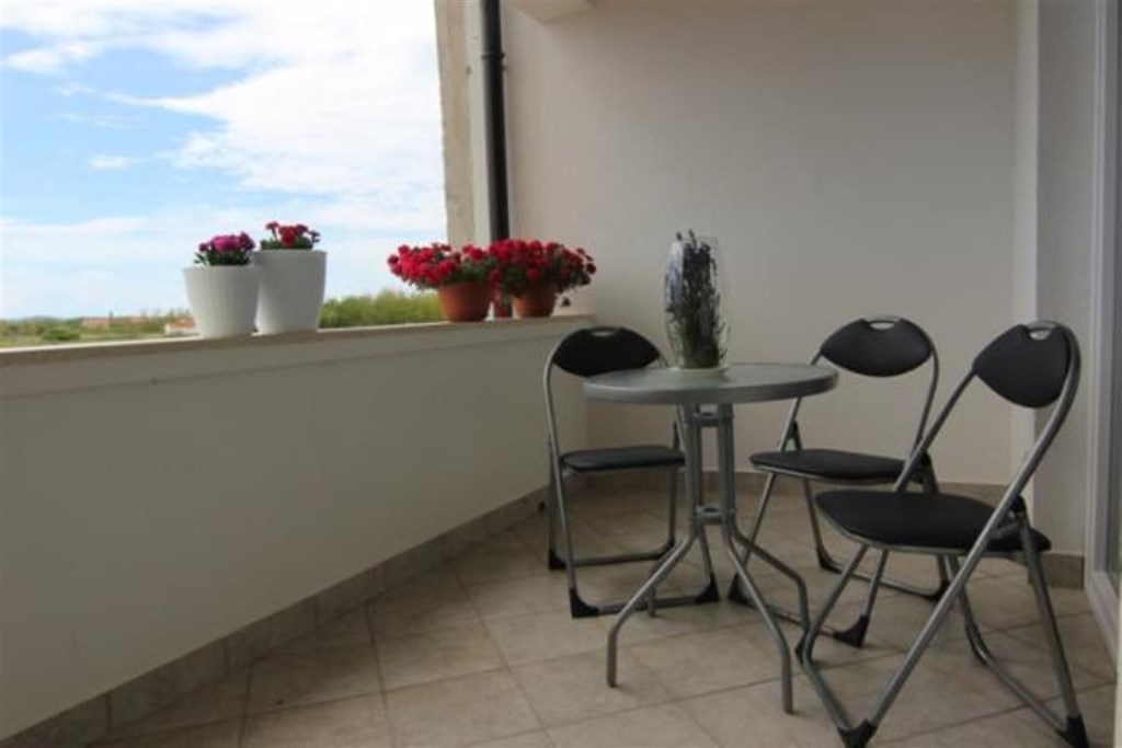 atraktivni-apartmanovy-dum-blizko-more-privlaka-chorvatsko