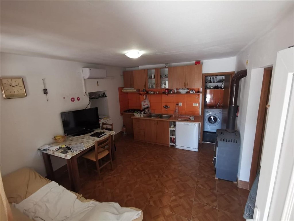 dum-se-2-apartmany-a-v-blizkosti-more-vir-chorvatsko