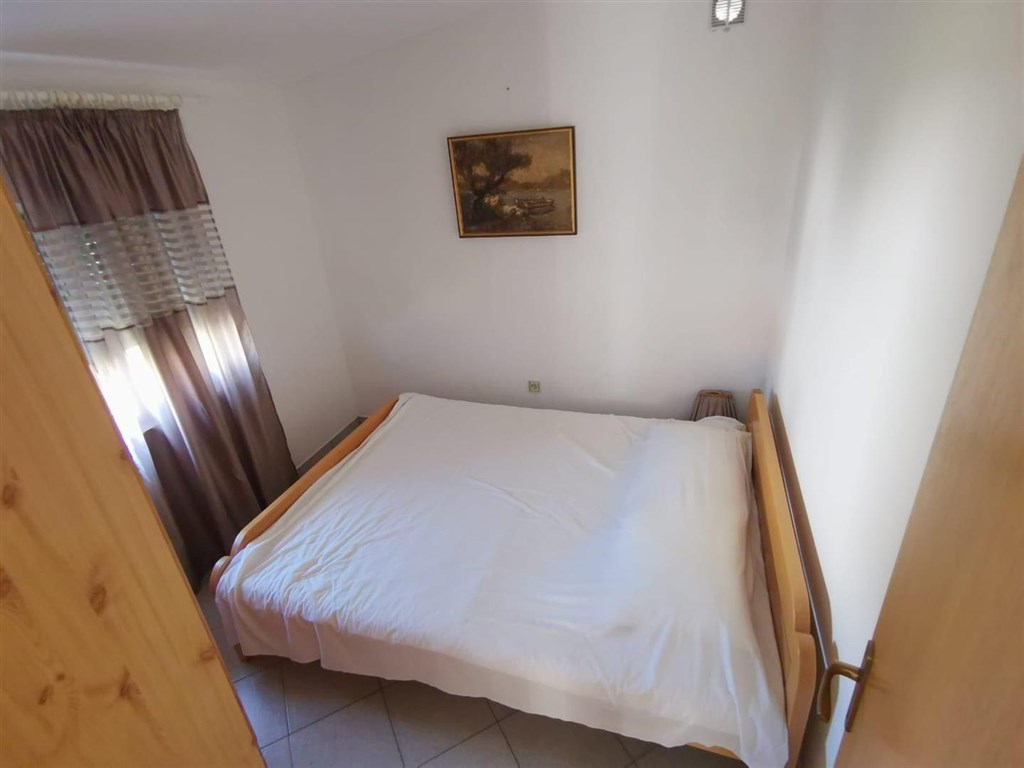 dum-se-2-apartmany-a-v-blizkosti-more-vir-chorvatsko