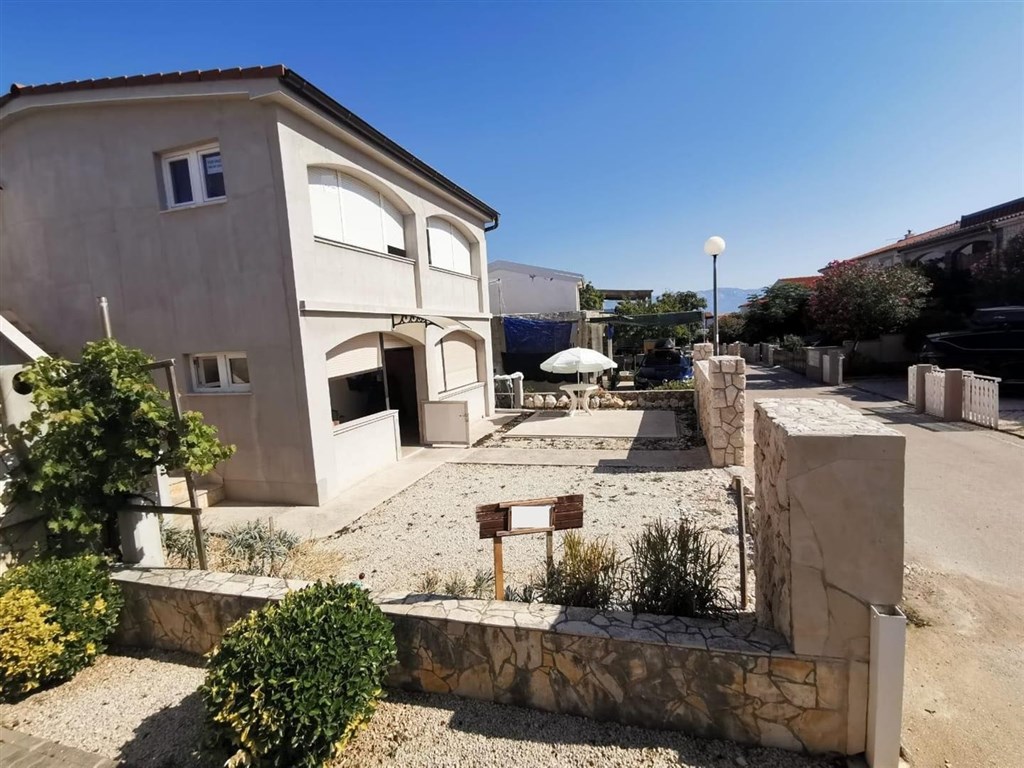 dum-se-2-apartmany-a-v-blizkosti-more-vir-chorvatsko