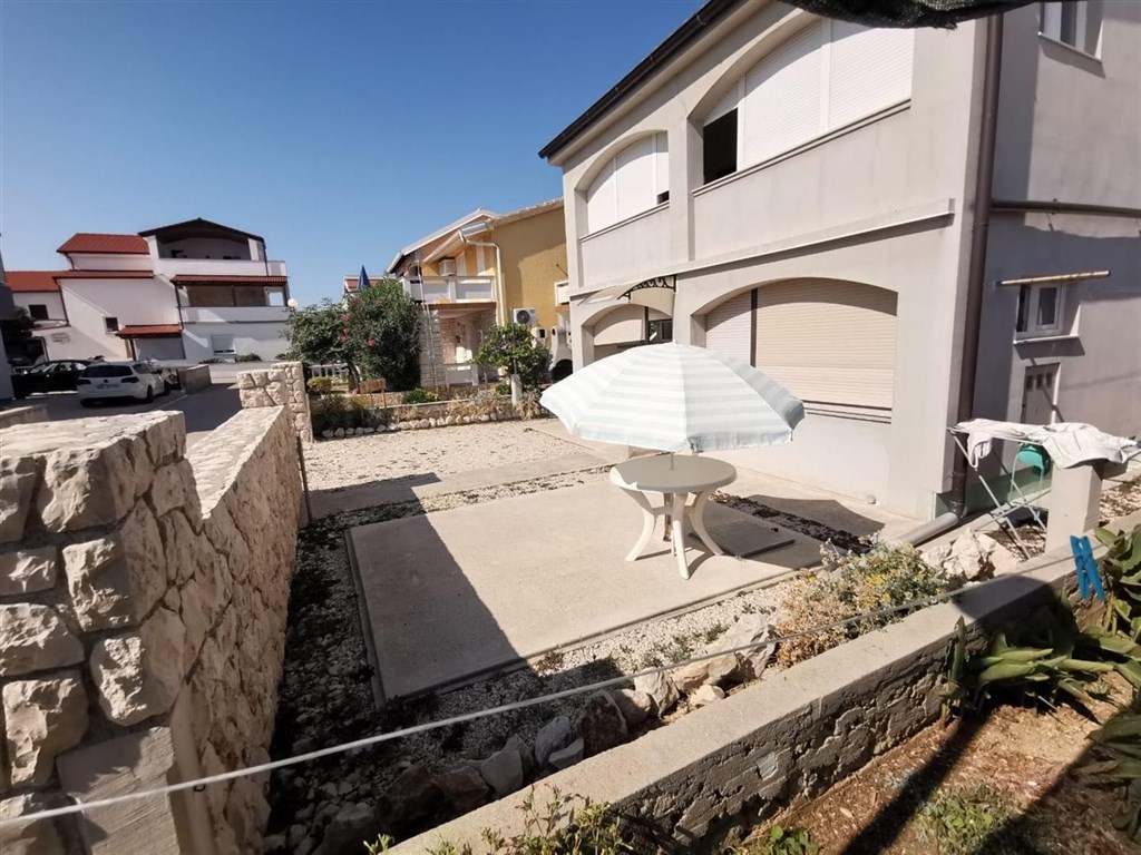 dum-se-2-apartmany-a-v-blizkosti-more-vir-chorvatsko