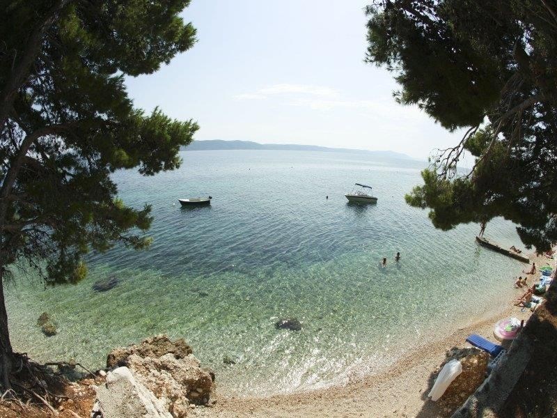 hotel-v-prvni-rade-u-more-a-plaze-makarska-riviera-chorvatsko