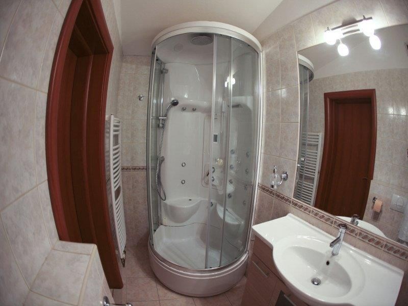 hotel-v-prvni-rade-u-more-a-plaze-makarska-riviera-chorvatsko